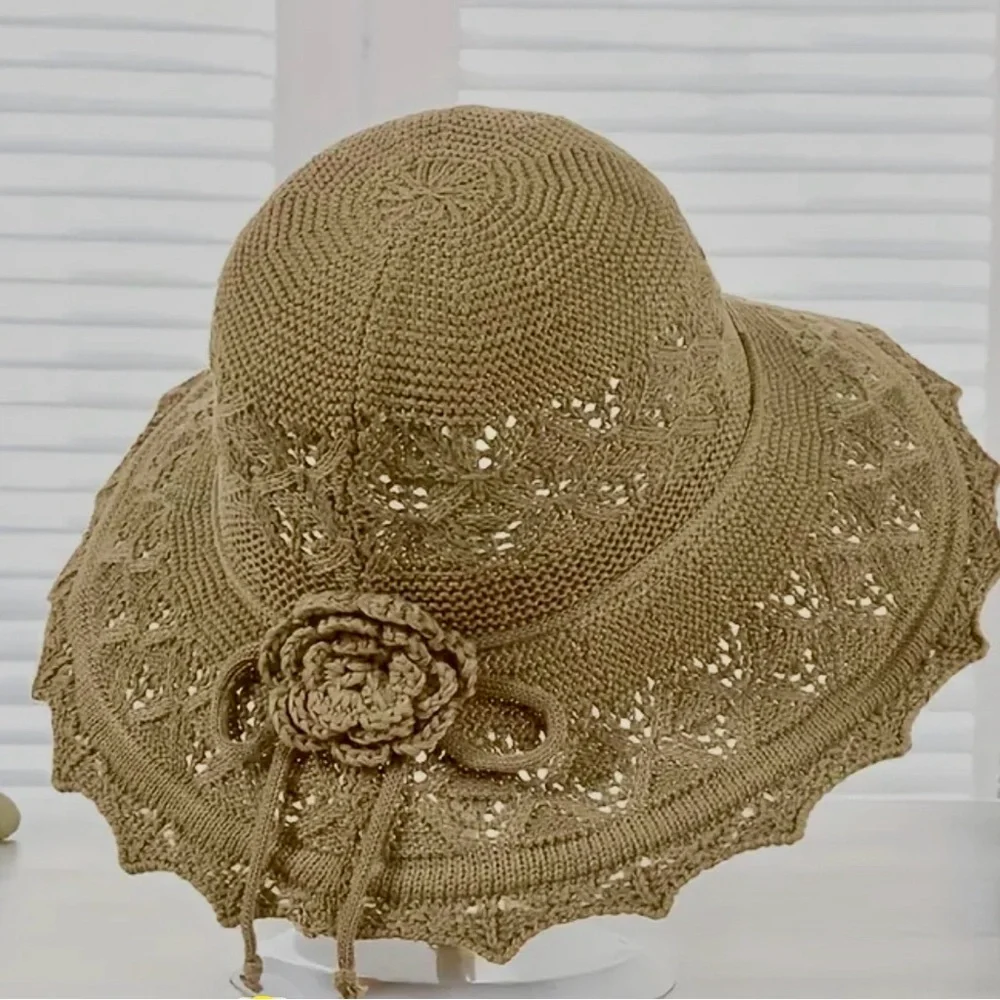 Beige large brim sun hat Perfect for travel, dependable, and breathable